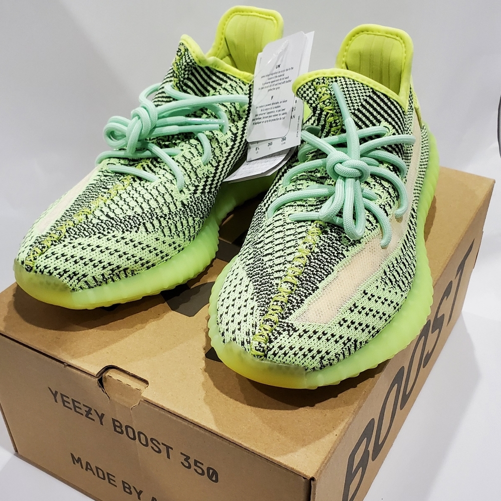 Yeezy Yeezreel Non Reflective - Picture 2 of 8